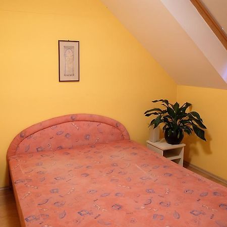 Var-Torony Apartman Jula Exterior foto