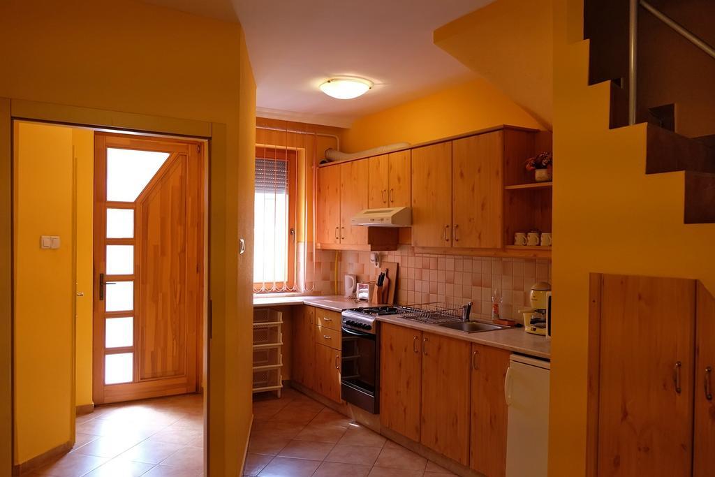 Var-Torony Apartman Jula Exterior foto